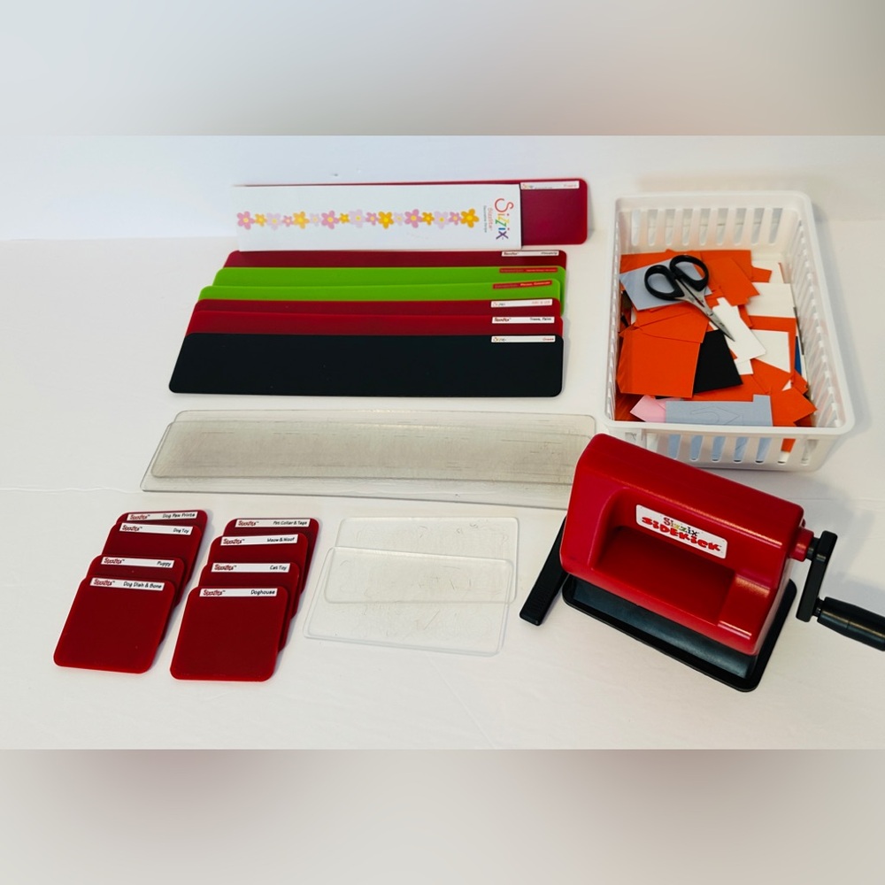 Sizzix Sidekick, Sizzlets & Extended Cuts Lot